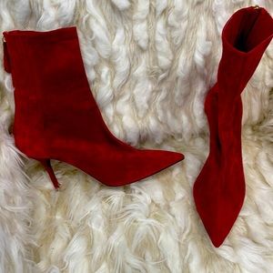 NWOT Aquazzura booties size 39/9.